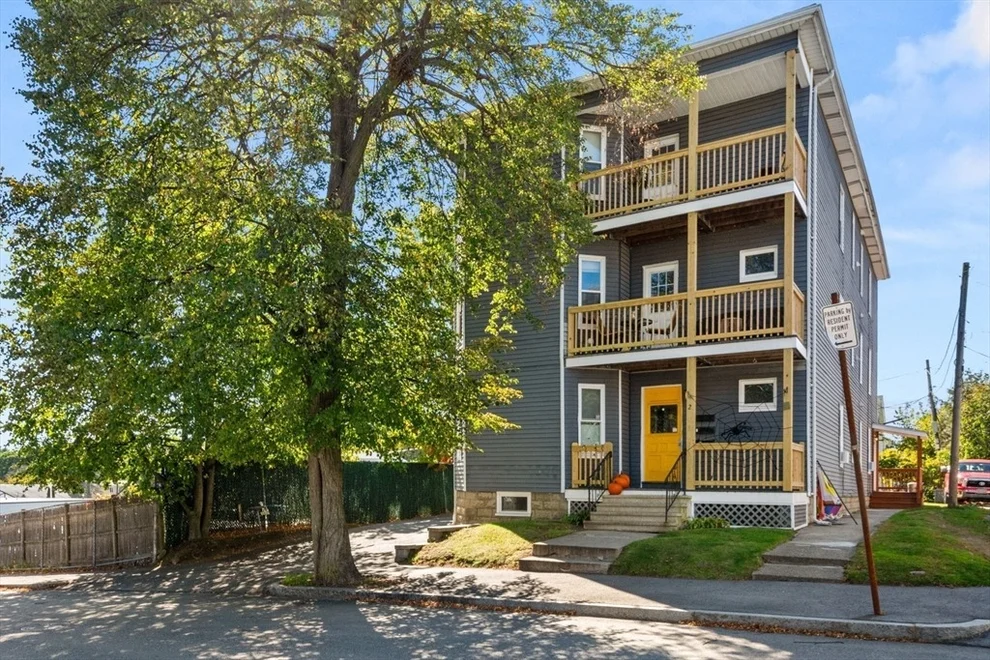 Unit for sale at 2 Carlisle St, Worcester, MA 01602
