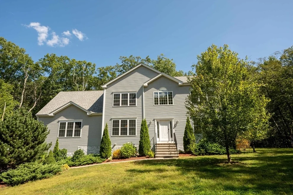 Unit for sale at 4 Farrar Rd, Upton, MA 01568