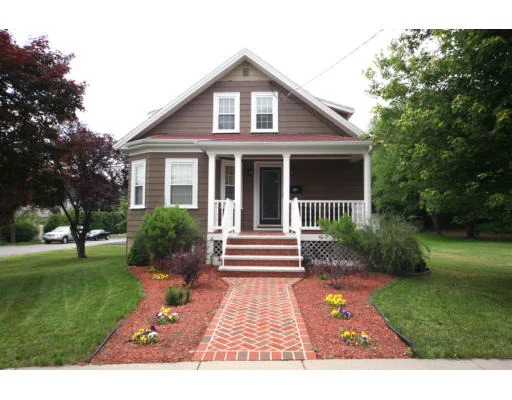 Unit for sale at 44 Willow St, Norwood, MA 02062