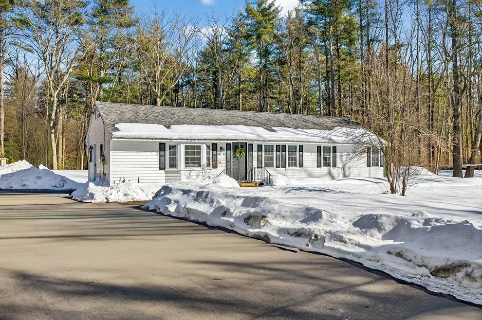 Unit for sale at 370 W Townsend Rd, Lunenburg, MA 01462