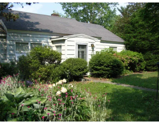 Unit for sale at 18 Spiers Rd, Newton, MA 02459