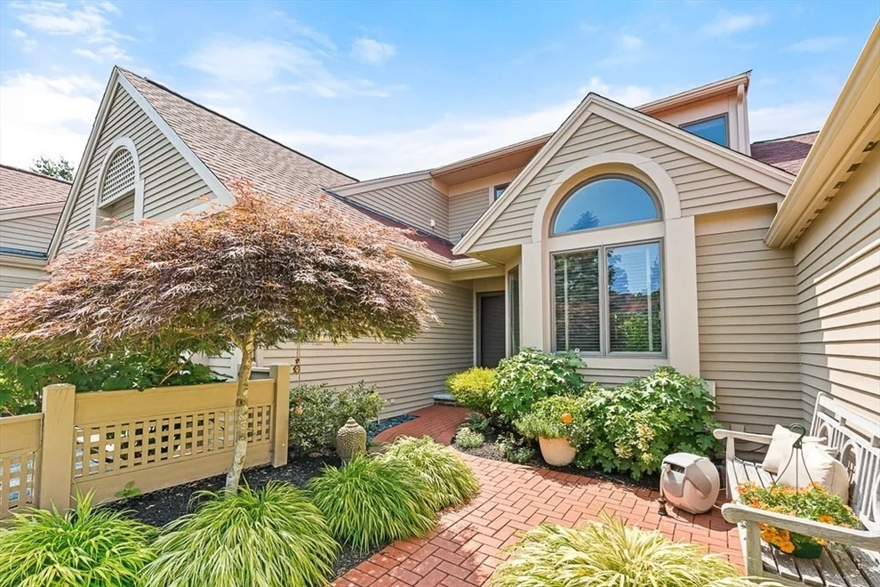Unit for sale at 7 Wainwright Road, Winchester, MA 01890