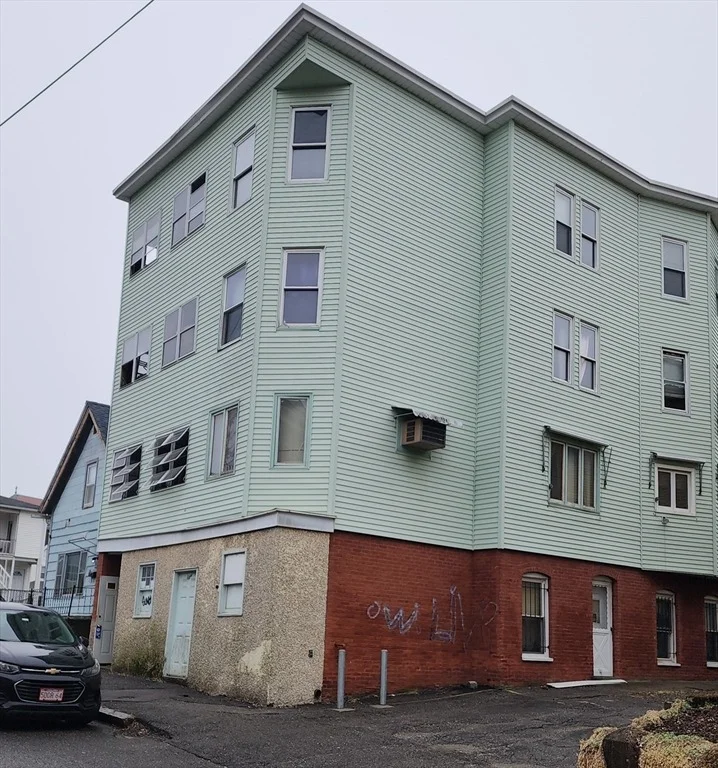 Unit for sale at 8 Chrome St, Worcester, MA 01604