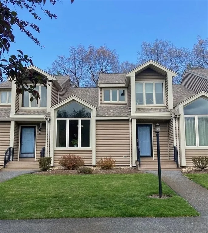 Unit for sale at 340 Centre Ave, Rockland, MA 02370