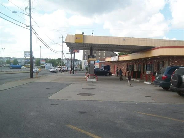 Unit for sale at 7 Confidencial, Fall River, MA 02723