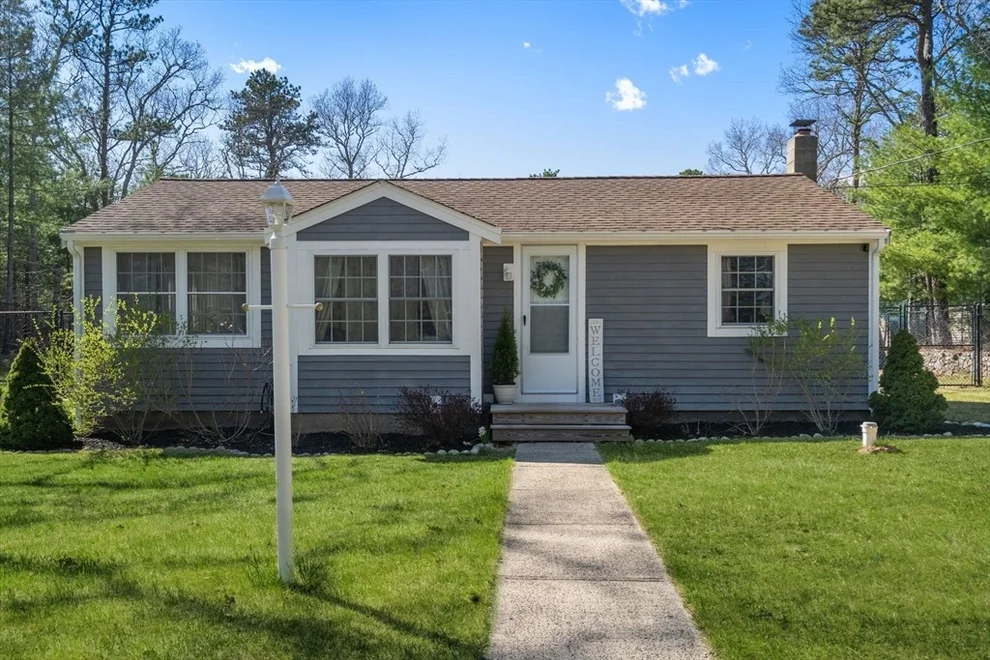 Unit for sale at 6 Skylark Ave, Plymouth, MA 02360