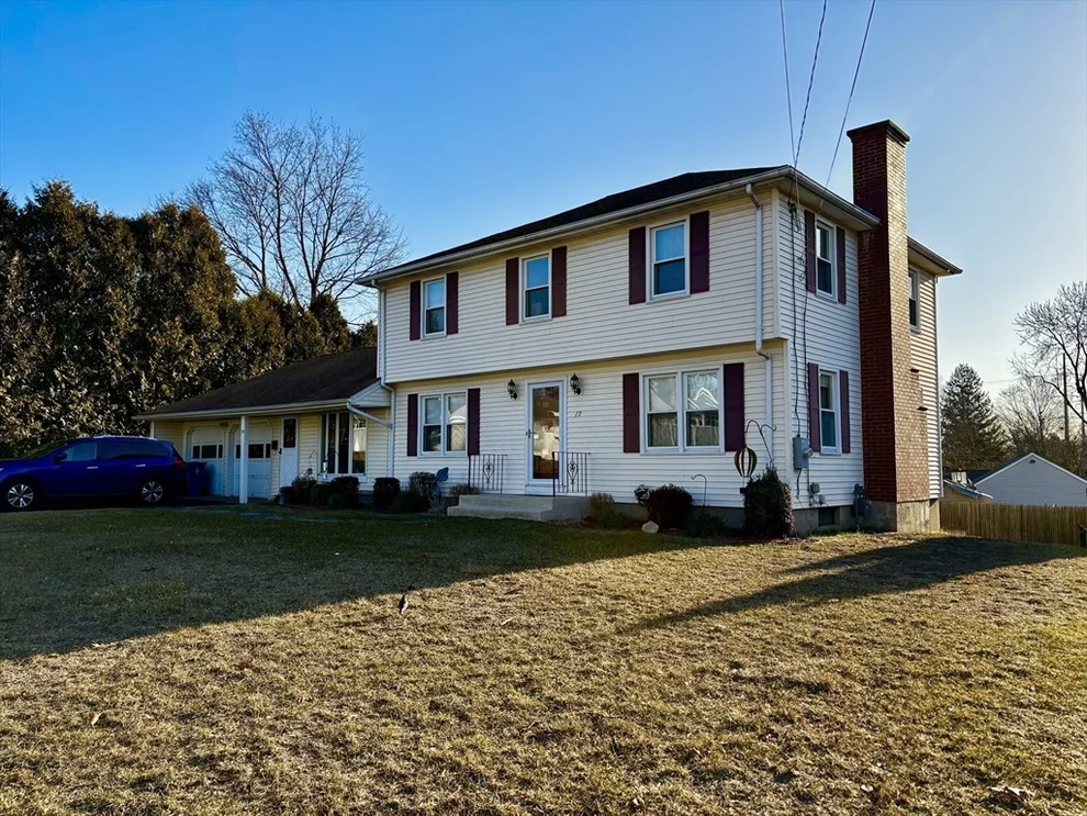Unit for sale at 19 Dorwin Dr, West Springfield, MA 01089