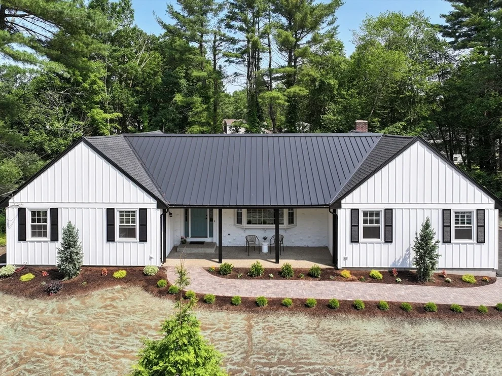 Unit for sale at 10 Lantern Ln, Easton, MA 02375