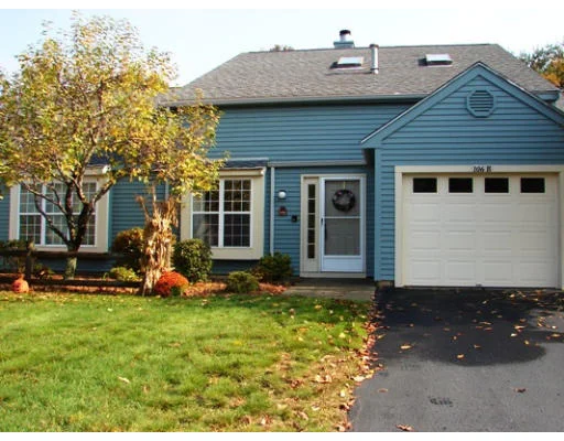 Unit for sale at 106 Ridgefield Cir, Clinton, MA 01510