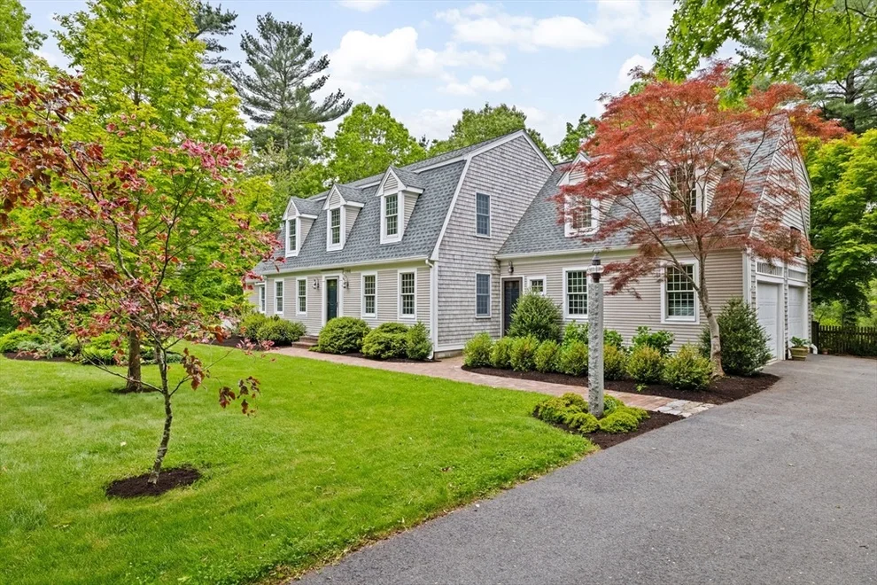 Unit for sale at 196 Prince Rogers Way, Marshfield, MA 02050