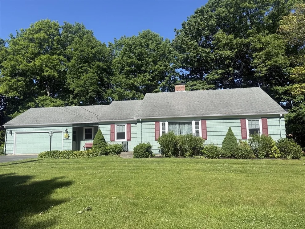 Unit for sale at 50 Edgewood Rd, Shrewsbury, MA 01545