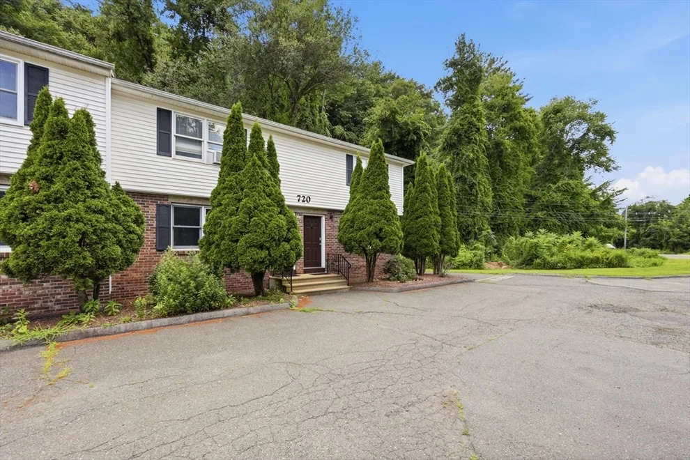 Unit for sale at 720 Russell Rd, Westfield, MA 01085