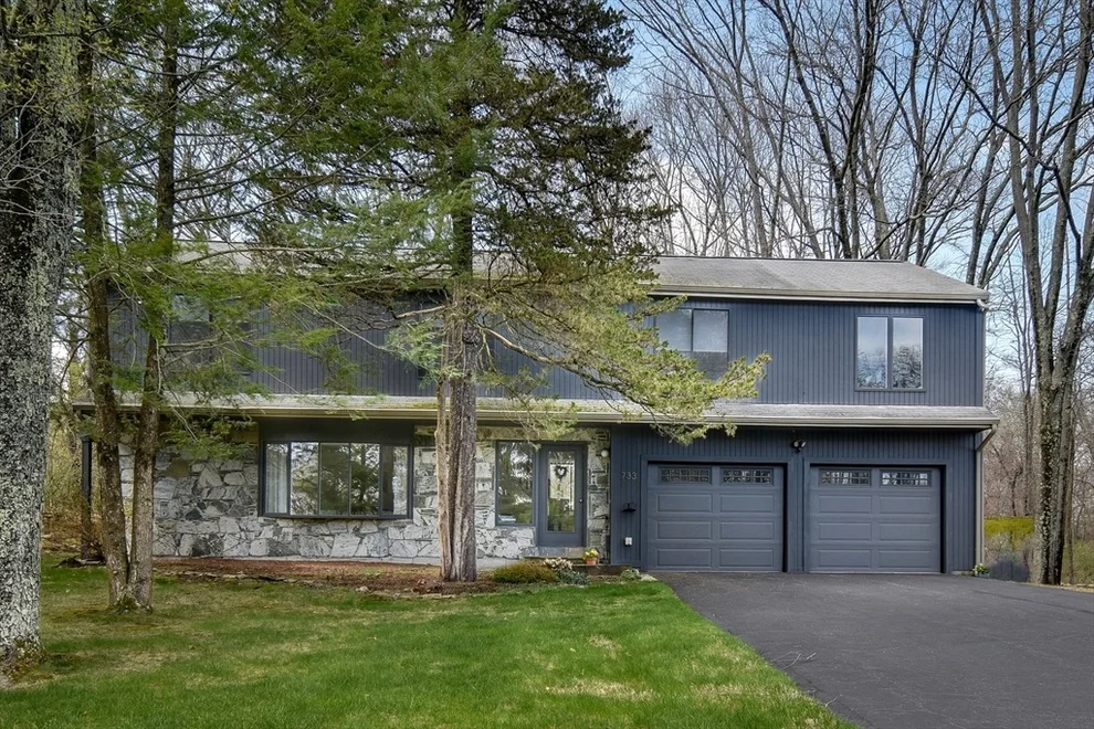 Unit for sale at 733 Salem End Rd, Framingham, MA 01702
