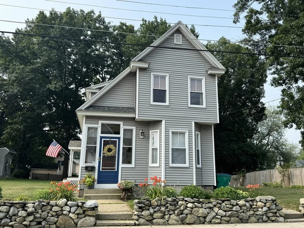 Unit for sale at 27 Dayton St, Lowell, MA 01852