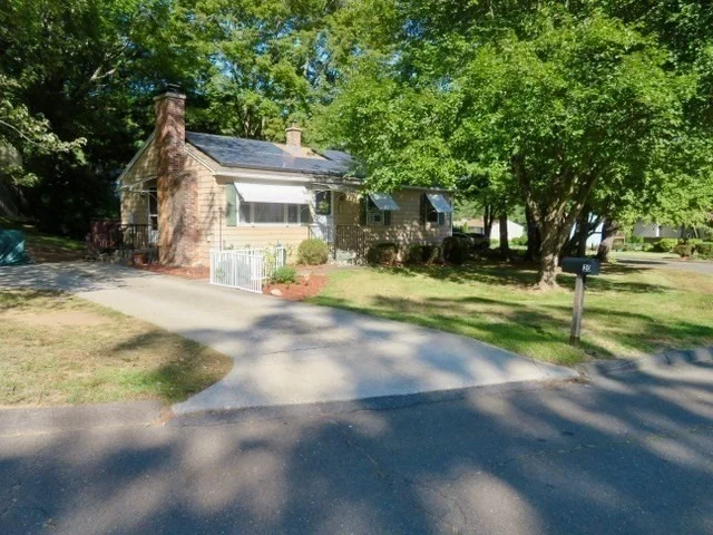 Unit for sale at 20 Meadowbrook Drive, Easthampton, MA 01027