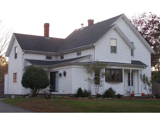 Unit for sale at 16 Elm St, Swansea, MA 02777