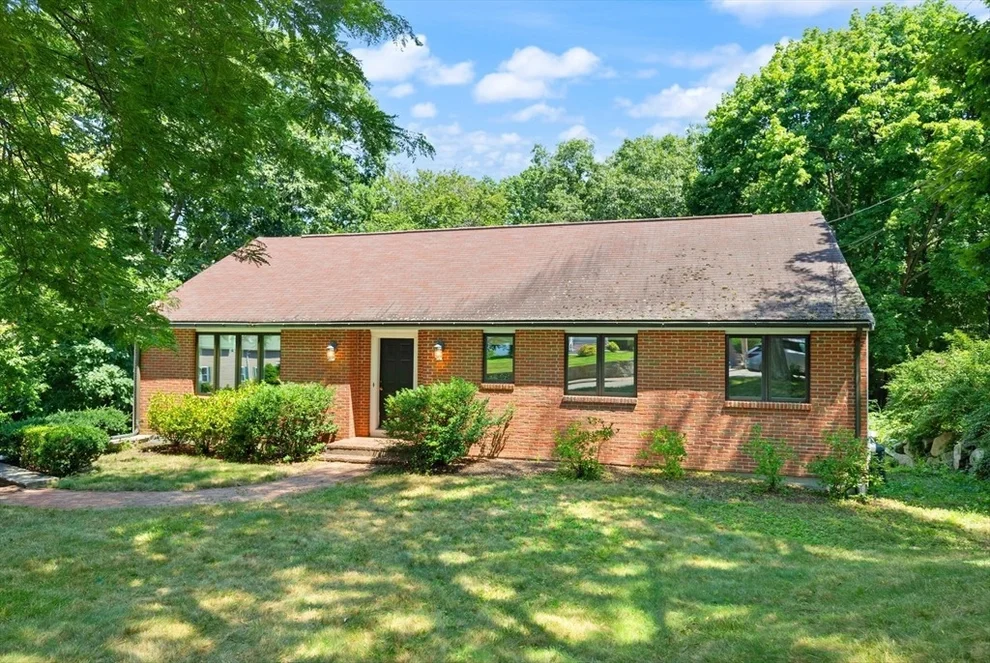 Unit for sale at 24 Minihans Ln, Quincy, MA 02169
