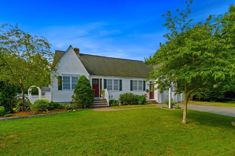 Unit for sale at 57 Edward Ave, Lynnfield, MA 01940