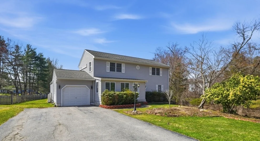 Unit for sale at 235 Vineland Ave, East Longmeadow, MA 01028