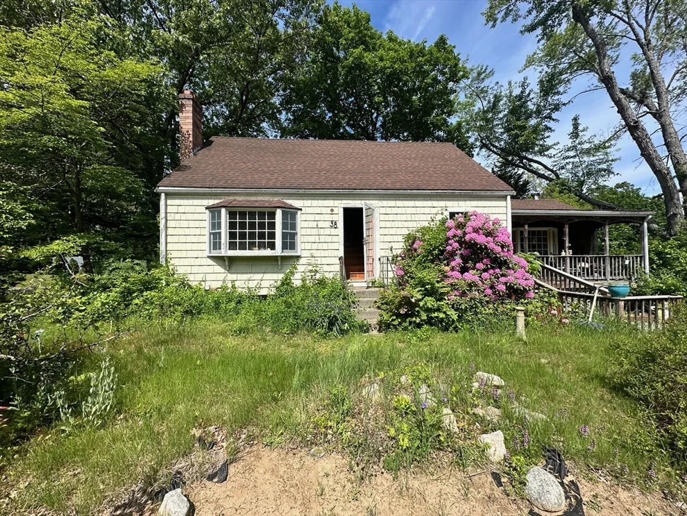 Unit for sale at 38 Conlyn Ave, Franklin, MA 02038