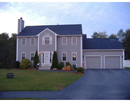 Unit for sale at 10 Cardinal Circle, Shrewsbury, MA 01545