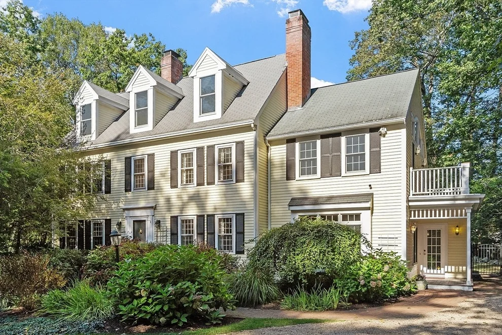 Unit for sale at 234 Brentwood Circle, North Andover, MA 01845