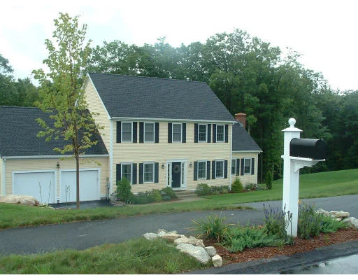 Unit for sale at 981 Marston Rd, Northbridge, MA 01588