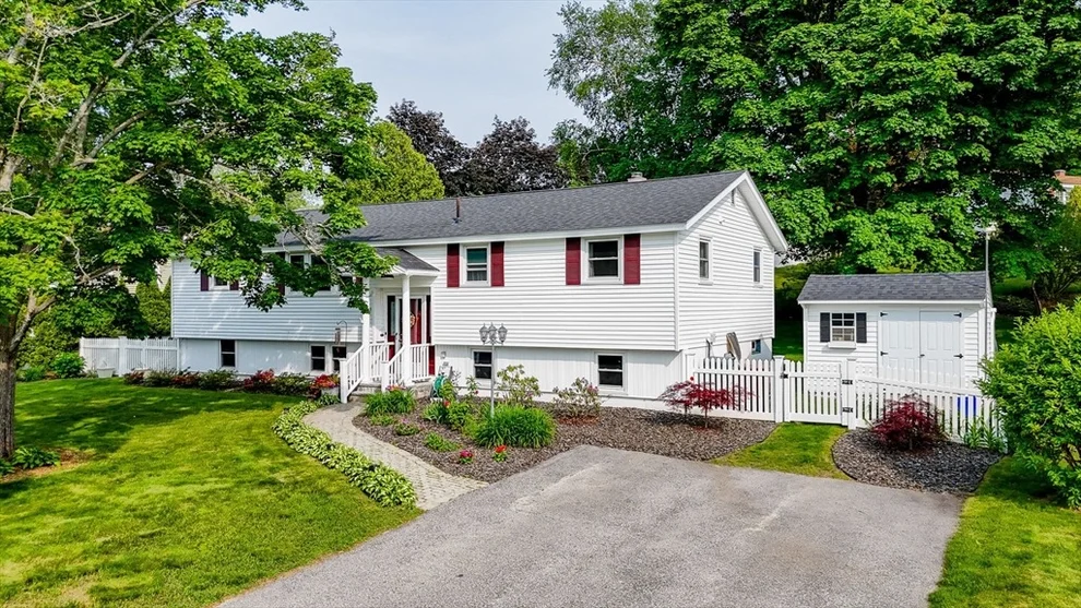 Unit for sale at 103 Westwind Rd, Lowell, MA 01852