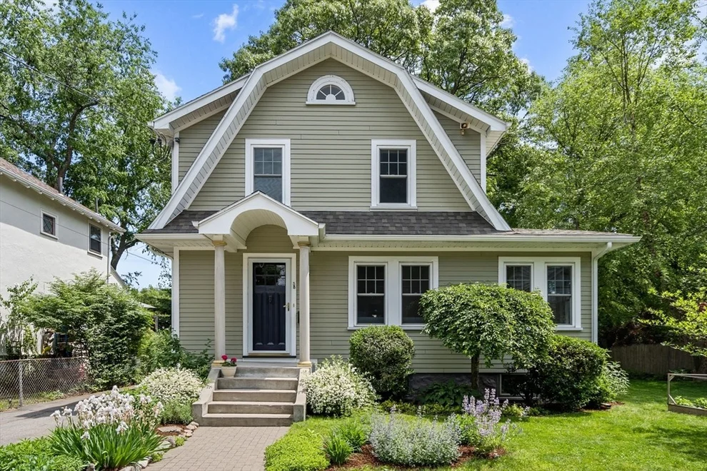 Unit for sale at 58 Iroquois Rd, Arlington, MA 02476