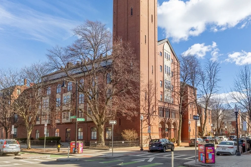 Unit for sale at 143 W Brookline St, Boston, MA 02118