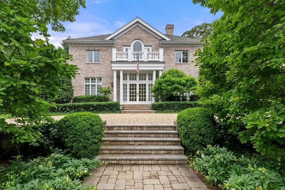Unit for sale at 43 Bristol Rd, Wellesley, MA 02481