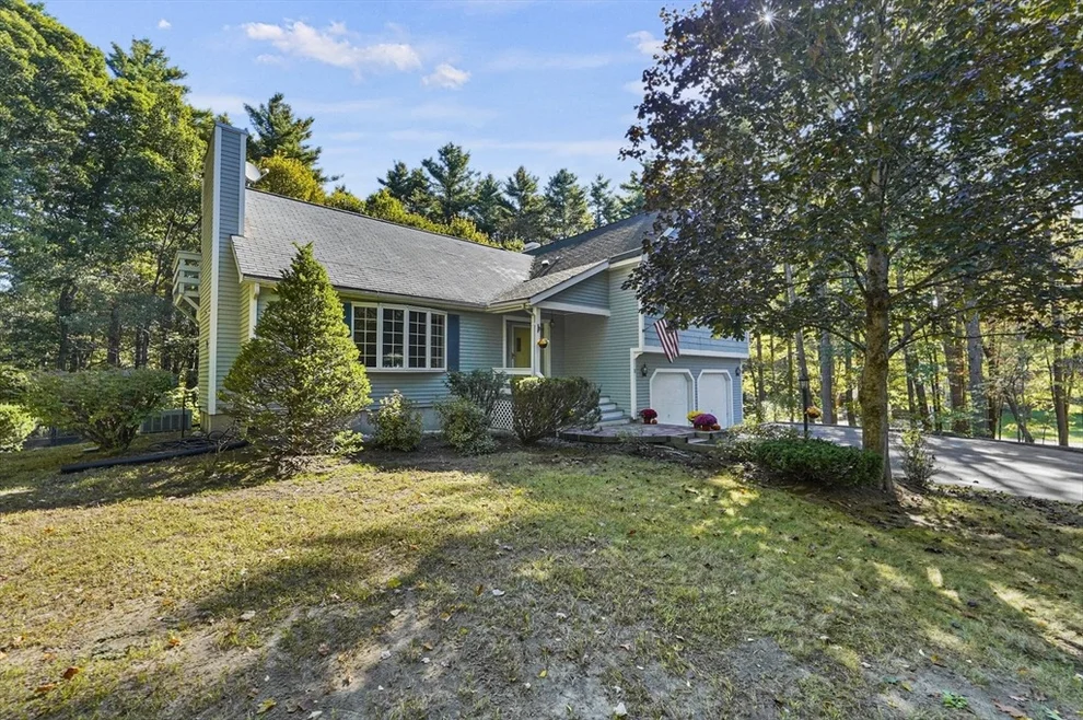 Unit for sale at 11 Fox Run, Townsend, MA 01474