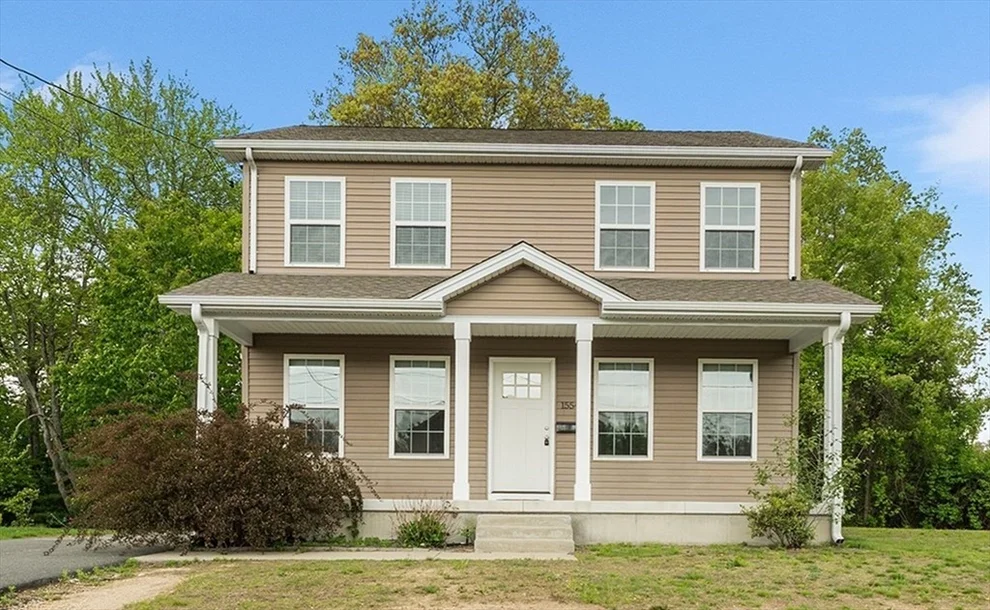 Unit for sale at 1554 Bay St, Springfield, MA 01109