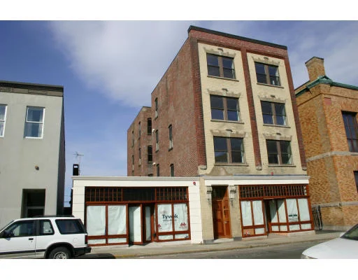 Unit for sale at 187 Oxford Street, Lynn, MA 01902