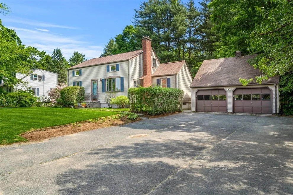 Unit for sale at 327 South St, Northborough, MA 01532