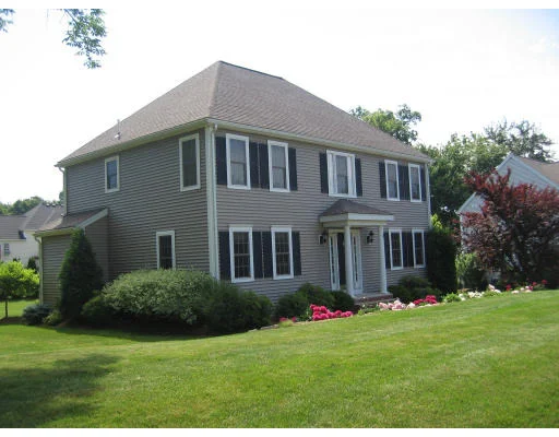 Unit for sale at 9 Berkshire Rd, Shrewsbury, MA 01545