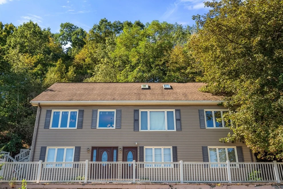 Unit for sale at 105 Winter, Saugus, MA 01906