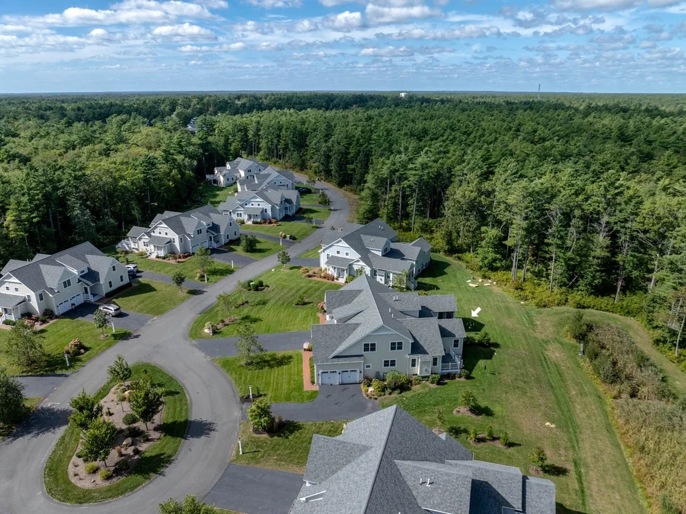 Photo of 31 Split Rock Lane, Mattapoisett, MA 02739
