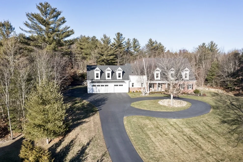 Unit for sale at 36 Field Cir, Wrentham, MA 02093