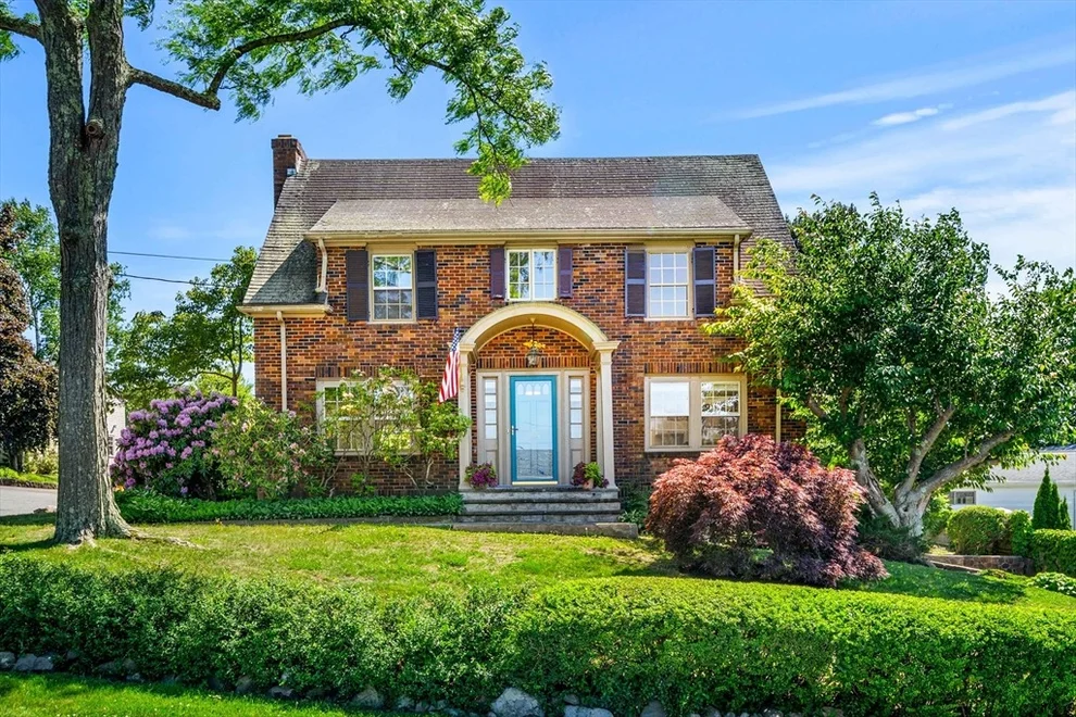 Unit for sale at 3 Vassar Road, Marblehead, MA 01945