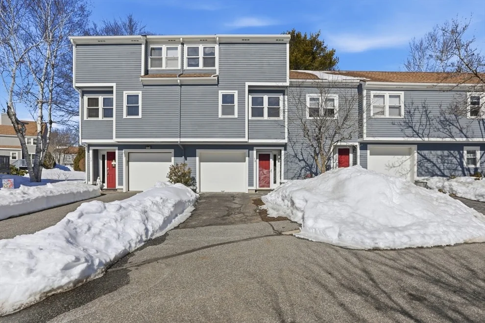 Unit for sale at 3 Stillwell Dr, Salem, MA 01970