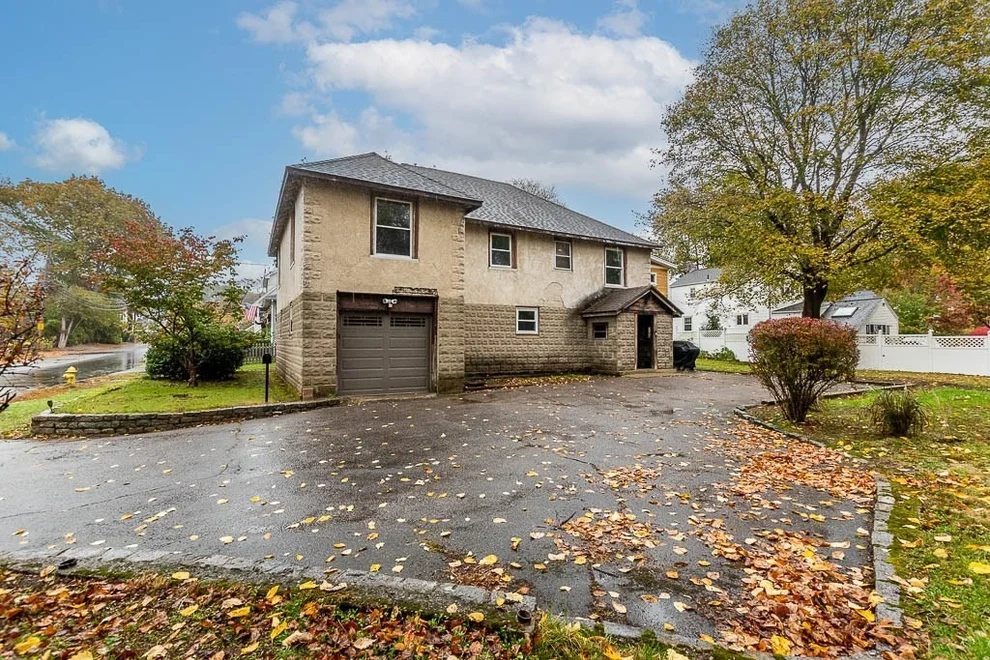 Unit for sale at 58 Jersey St, Dedham, MA 02026