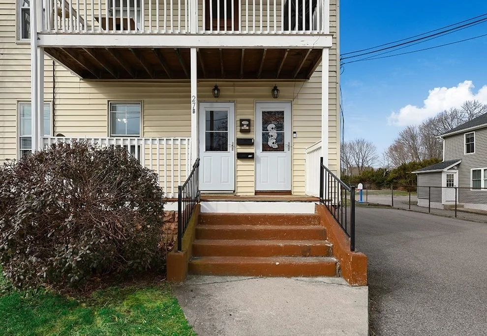 Unit for sale at 27 Worsted St, Franklin, MA 02038