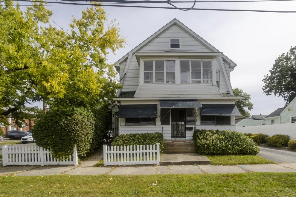Unit for sale at 81-83 Chestnut Street, Springfield, MA 01151
