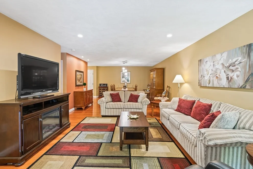 Unit for sale at 7 Ledgewood Way, Peabody, MA 01960