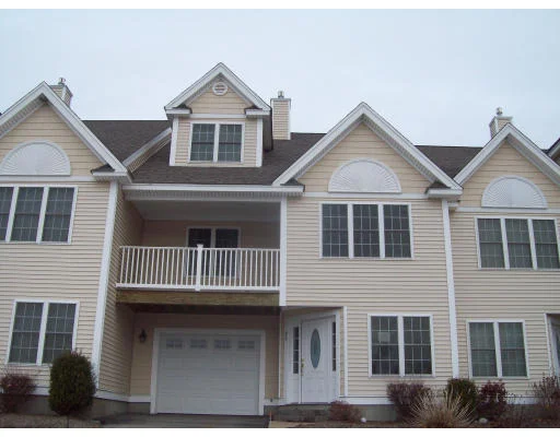 Unit for sale at 96 Carrington Ln, Uxbridge, MA 01569