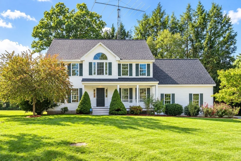 Unit for sale at 10-B Henley Rd, Acton, MA 01720