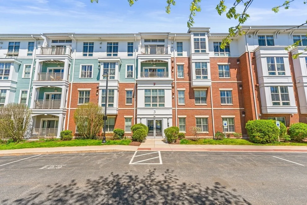 Unit for sale at 3 Repton Cir, Watertown, MA 02472