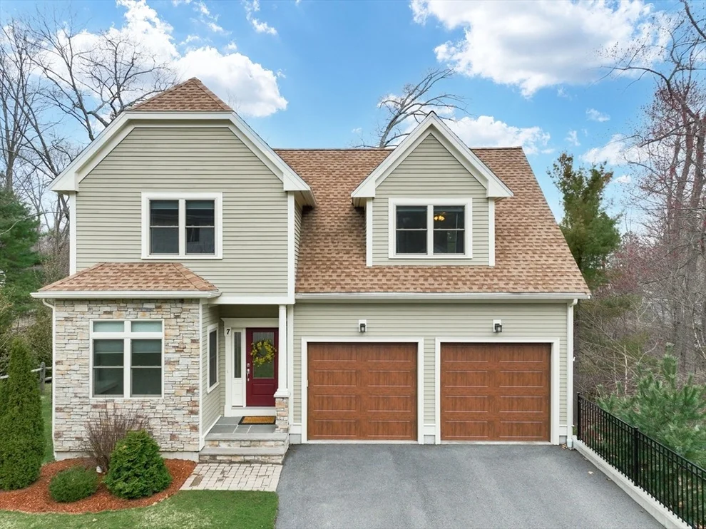 Unit for sale at 7 Pheasantwood Dr, Wakefield, MA 01880