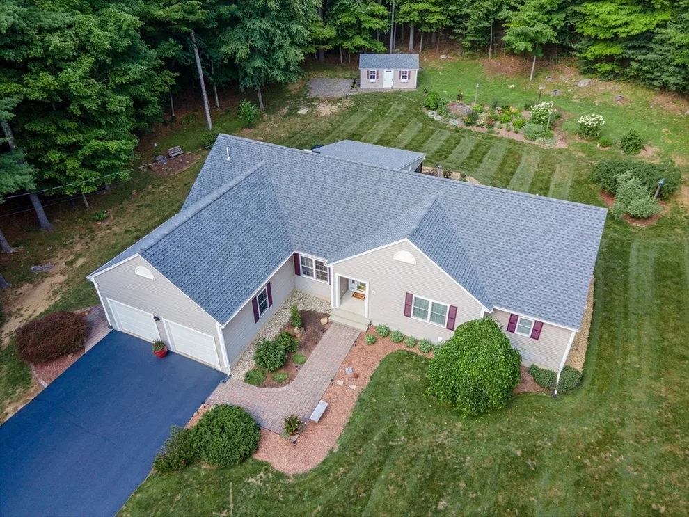 Unit for sale at 383 Mashapaug Rd, Holland, MA 01521